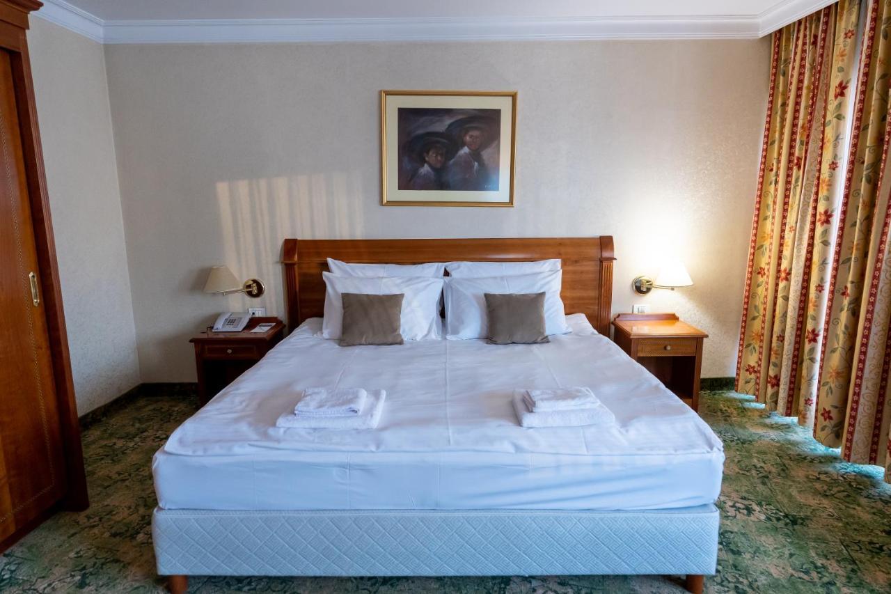 Best Western Hotel Turist Skopje Exterior photo