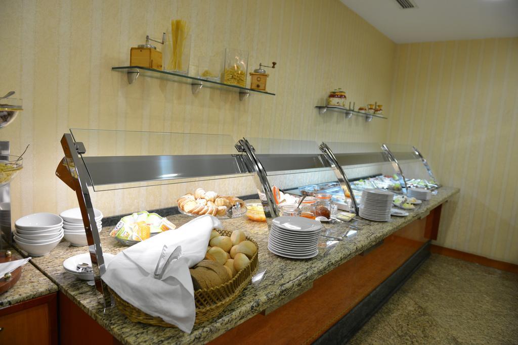 Best Western Hotel Turist Skopje Exterior photo