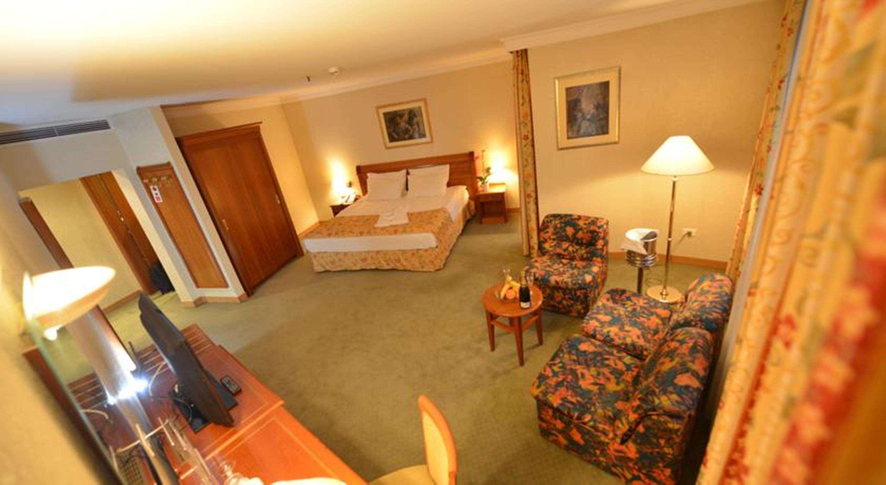 Best Western Hotel Turist Skopje Exterior photo