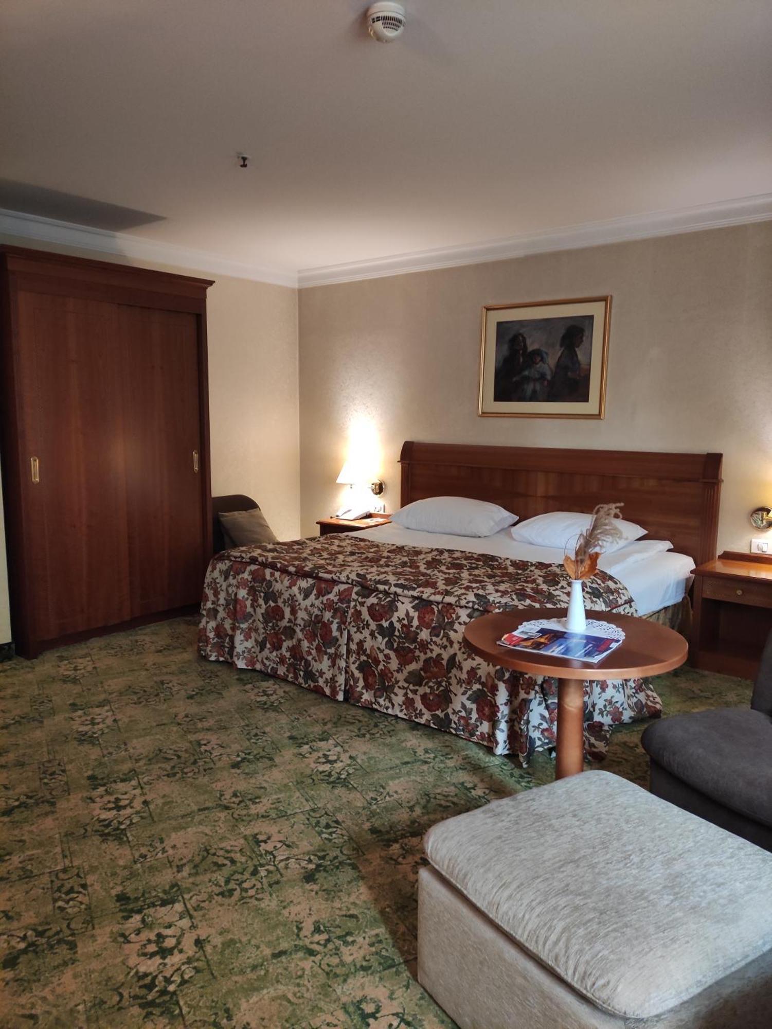 Best Western Hotel Turist Skopje Exterior photo