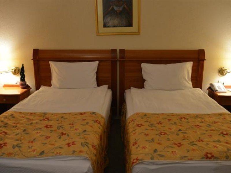 Best Western Hotel Turist Skopje Exterior photo
